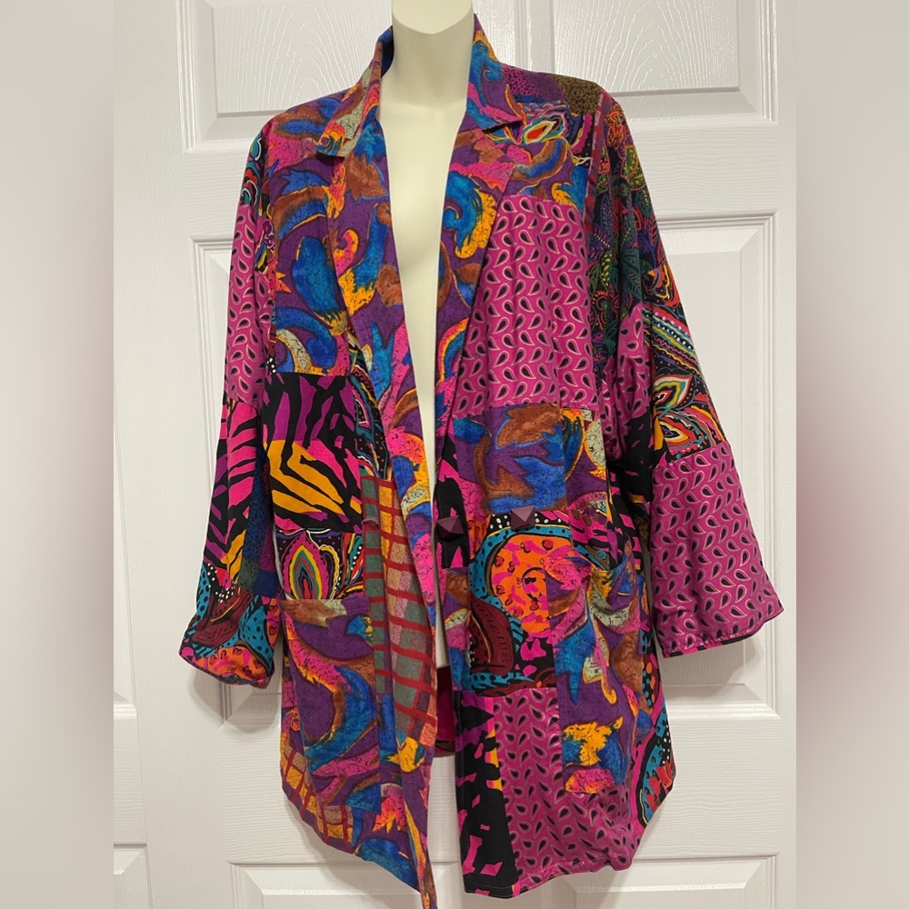Shepherds Pura Seta Silk Jacket
Blazer Floral size Medium New jacket no tag